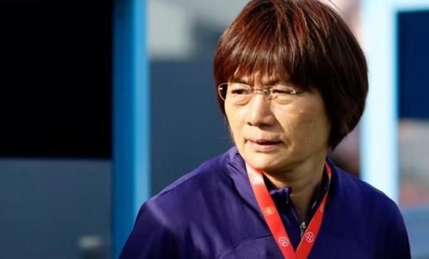 张艺谋执导影片《悬崖之上》单日票房报收1.13亿元，凭借着口碑强势逆袭，反超《你的婚礼》获单日票房榜冠军，上映4天累计票房3.73亿元。