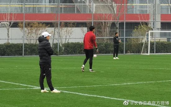 时间：2026.04.02 ： ： 三月电影市场票房21.21亿元 同比增长10.18% 时长：02:07 ：电影网 展开 三月电影市场票房21.21亿元 同比增长10.18%收起 时长：02:07建议WIFI下打开 专稿 刚刚过去的三月，电影市场共产出票房21.21亿元，同比增长10.18%。