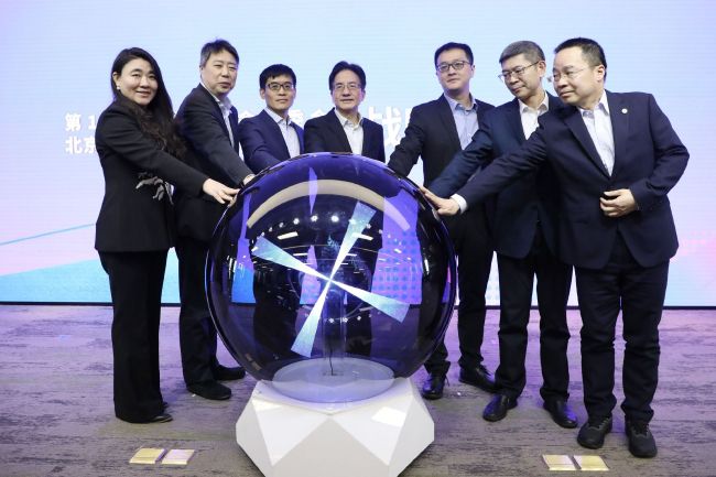 惠特妮·休斯顿传记片开发 《波西米亚》编剧执笔 2020-04-23 欧美乐坛的流行天后惠特妮·休斯顿，在不知不觉中已经离开人世八年之久了。