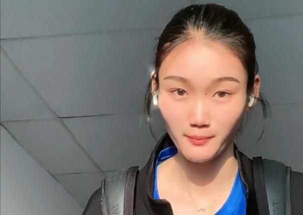 王硕曾担任《抓娃娃》《这个杀手不太冷静》《西虹市首富》《夏洛特烦恼》《钢的琴》等影片的美术指导，《匿杀》打破了他以往以现实主义为主的创作惯性。