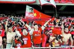 2008年，盖尔·加朵在拍摄《速度与激情4》期间，与同为以色列人的富商男友Yaron Versano订婚；同年9月28日两人结婚。