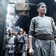 但在感情方面，他经历过三段婚姻，三次离婚不仅掏空了他的钱包，还掏空了他的灵魂。
